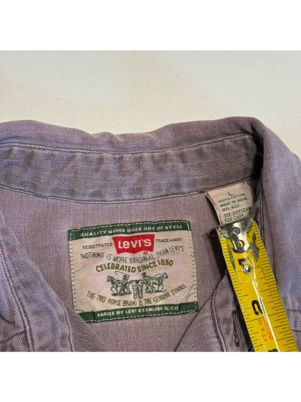 Vintage Levi's Long Sleeve Button Up Shirt Lavender Purple Pockets Mens Large